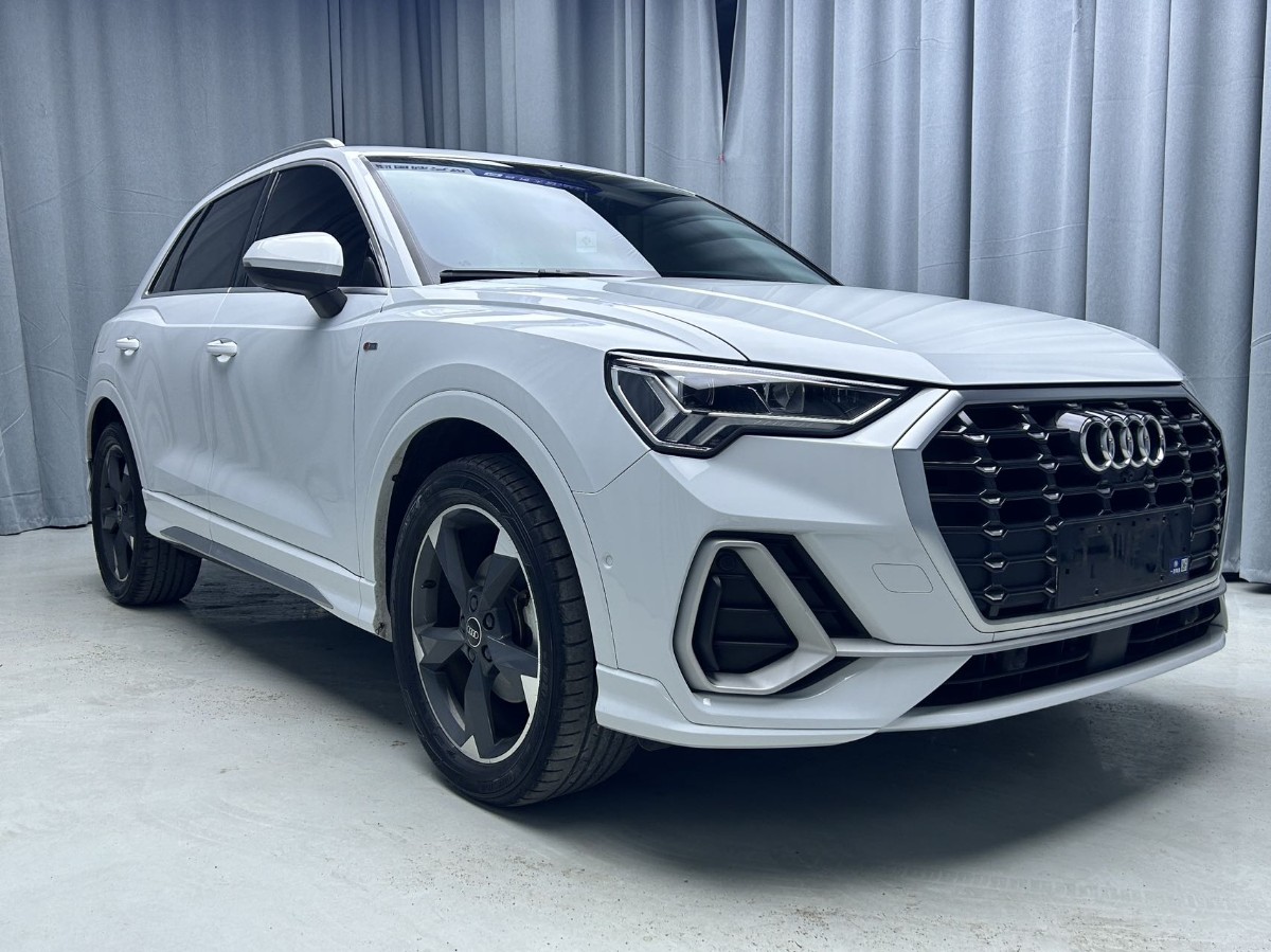 Audi Q3 2022 immagine di auto #3