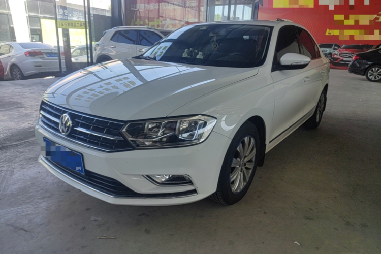 Volkswagen Bora 2016 car image #2