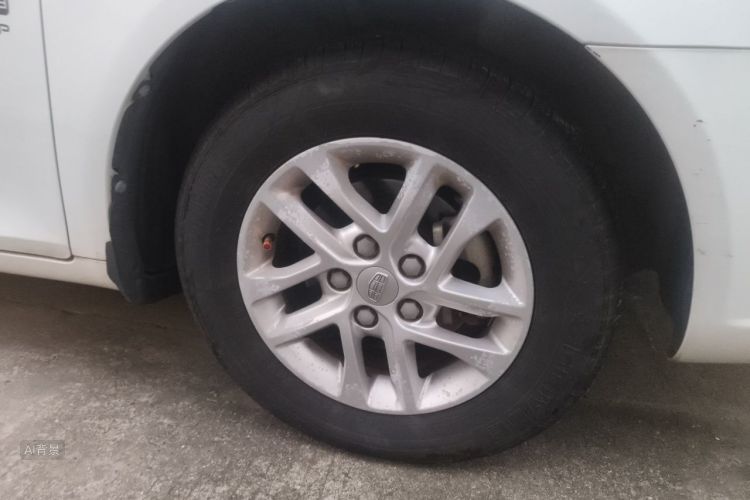 GEELY Emgrand 2017 car image #9