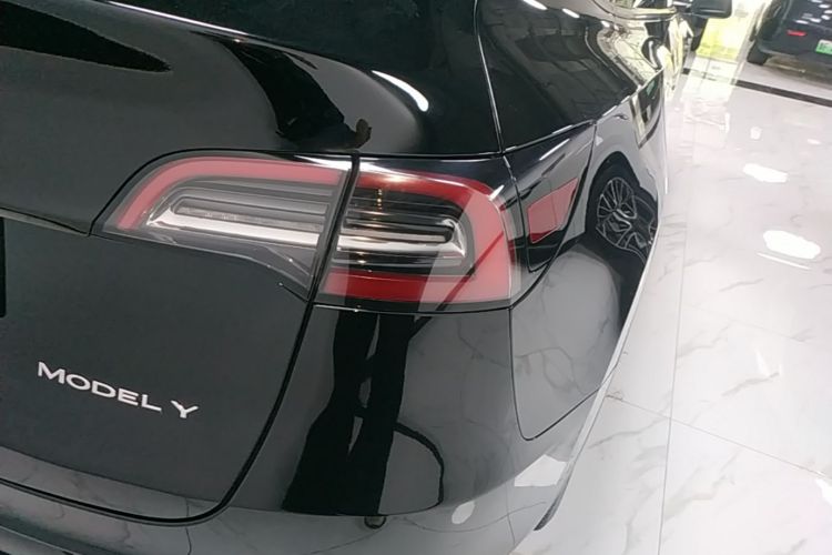 Tesla Model Y 2023 #8 Tesla Model Y 2023 car image #8