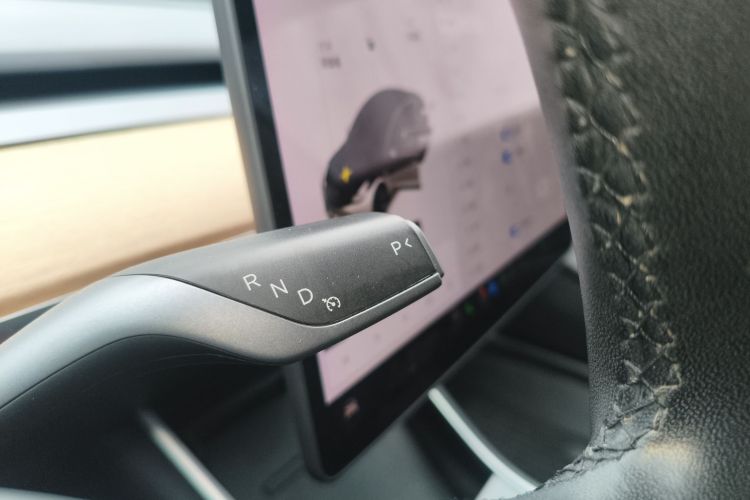 Tesla Model 3 2020 car image #14