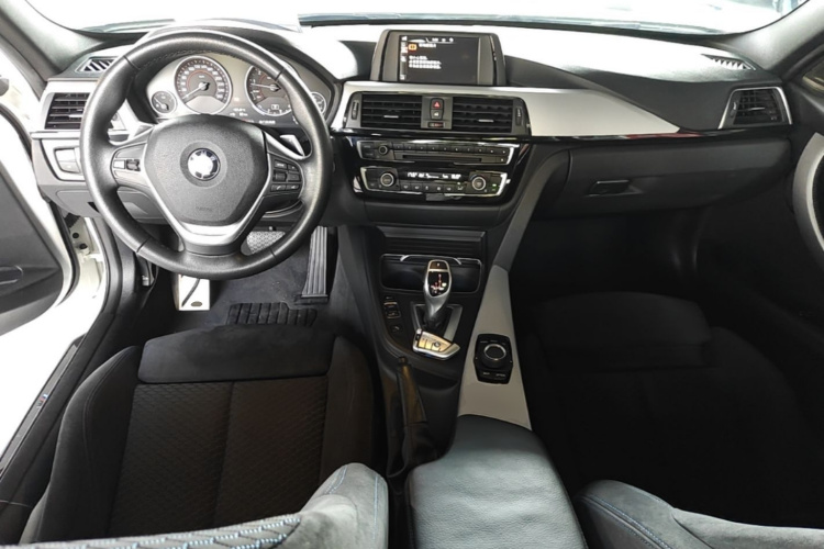 BMW 3 Series 2017 #10 BMW 3 Series 2017 car image #10