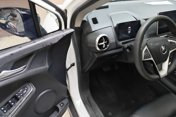 BYD Yuan New Energy 2019 immagine di auto #12