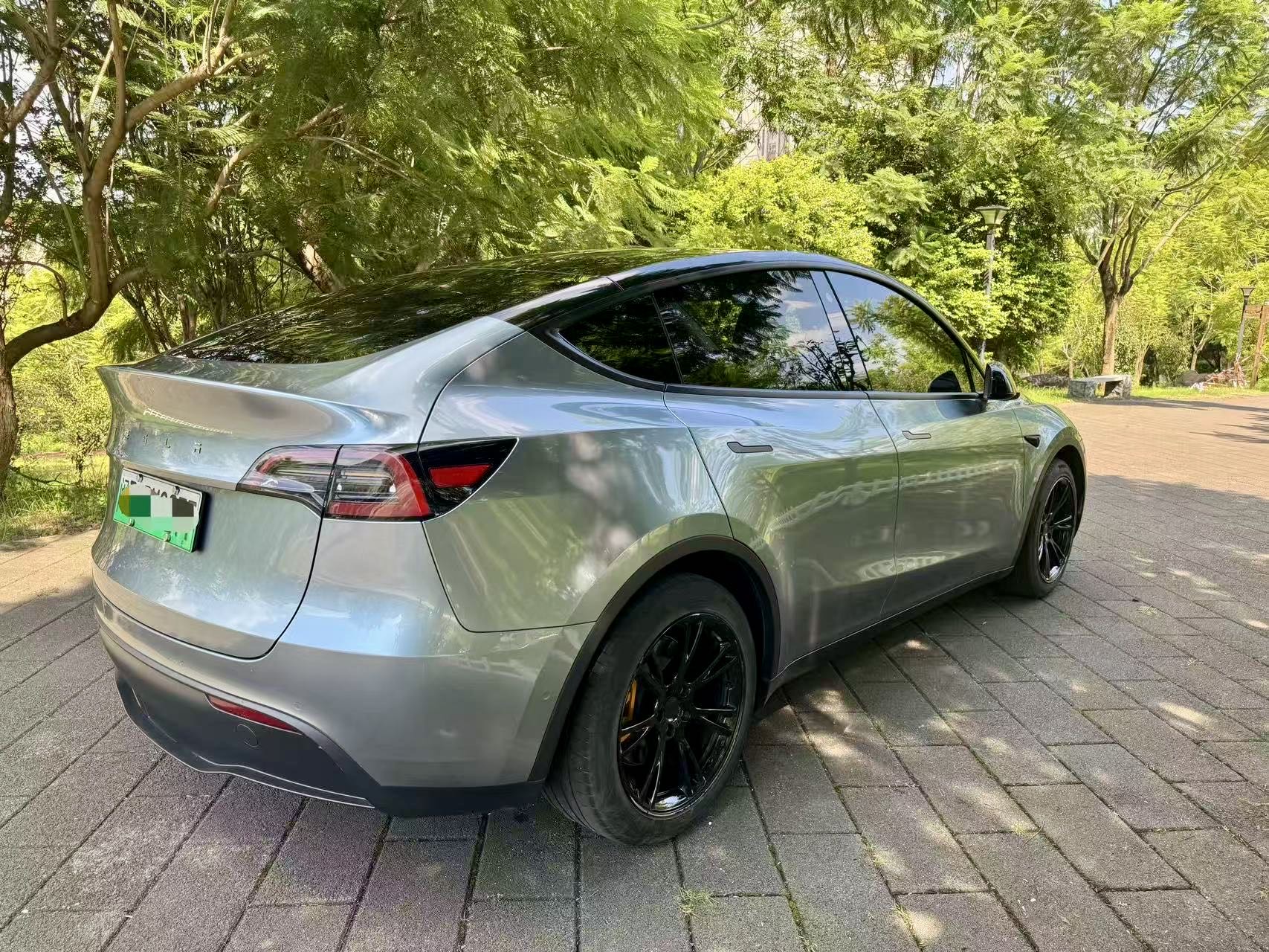Tesla Model Y 2022 car image #9