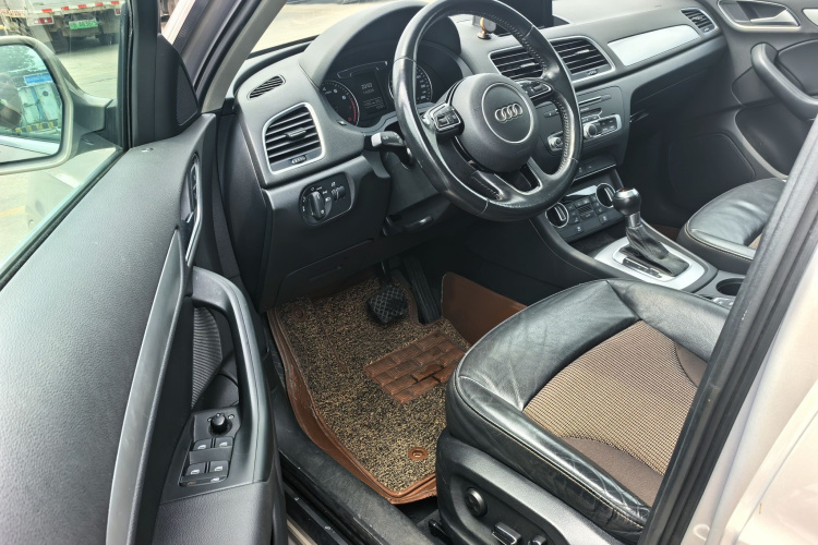 Audi Q3 2017 immagine di auto #15