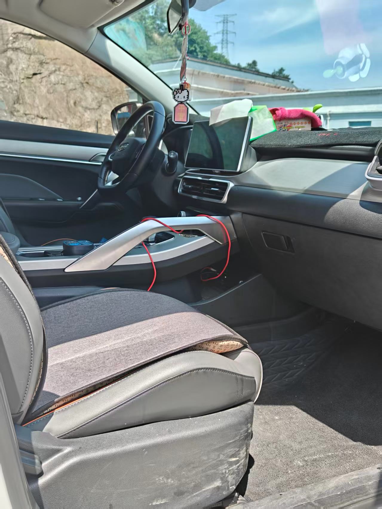 GEELY Coolray 2024 #5 GEELY Coolray 2024 car image #5