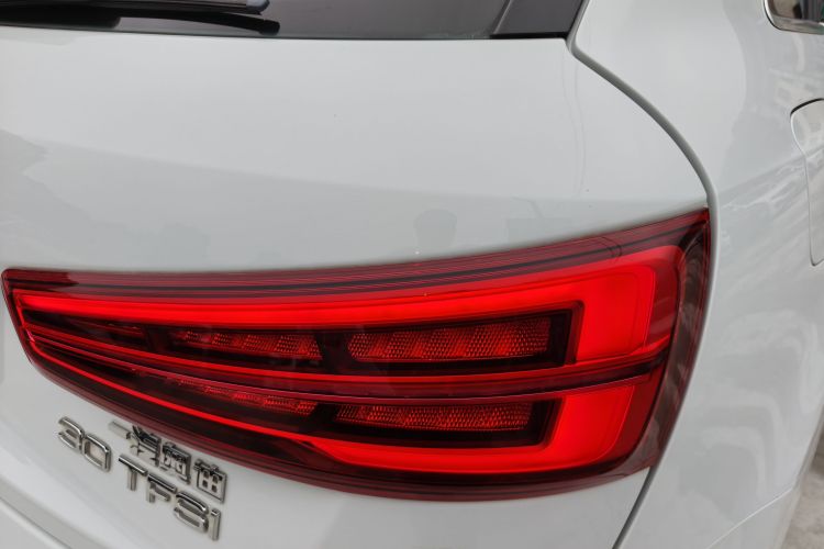 Audi Q3 2018 صورة سيارة #8