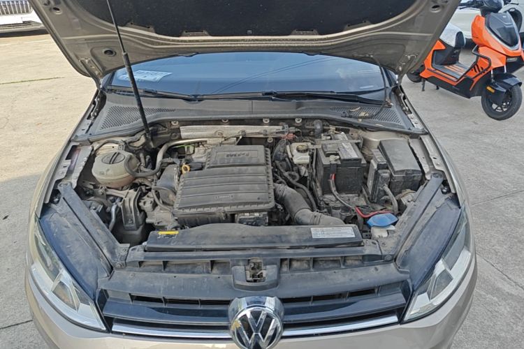 Volkswagen Golf 2017 car image #22