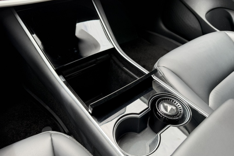 Tesla Model 3 2020 car image #14