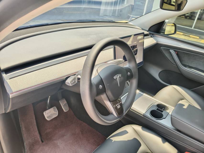 Tesla Model Y 2024 #9 Tesla Model Y 2024 car image #9