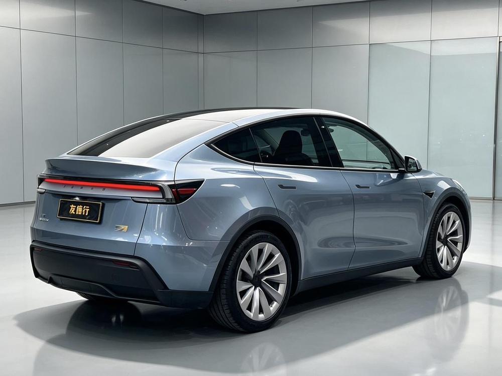 Tesla Model Y 2025 #7 Tesla Model Y 2025 immagine di auto #7