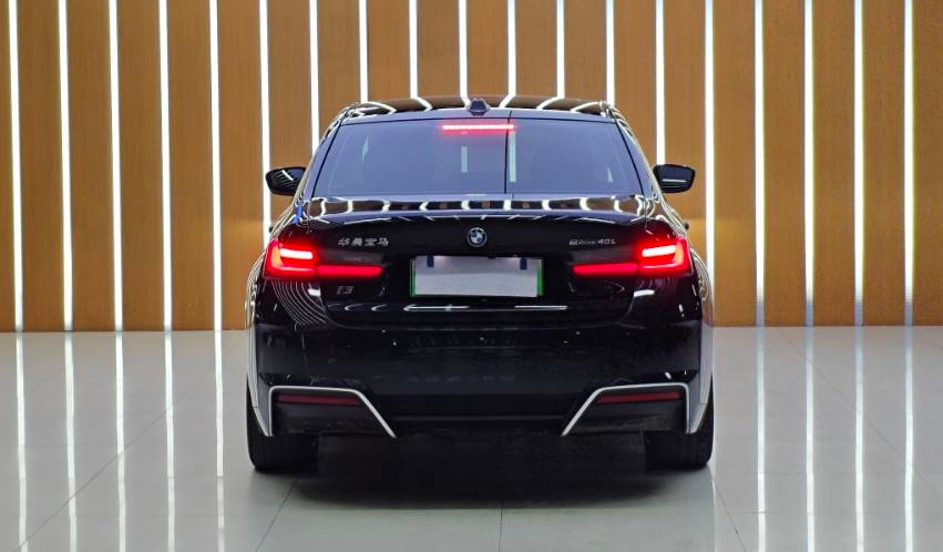 BMW i3 2023 car image #2