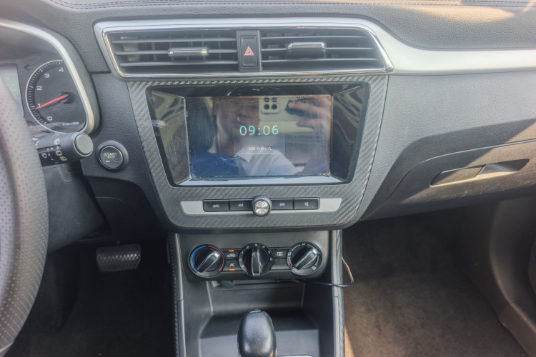 MG ZS 2018 #16 MG ZS 2018 car image #16