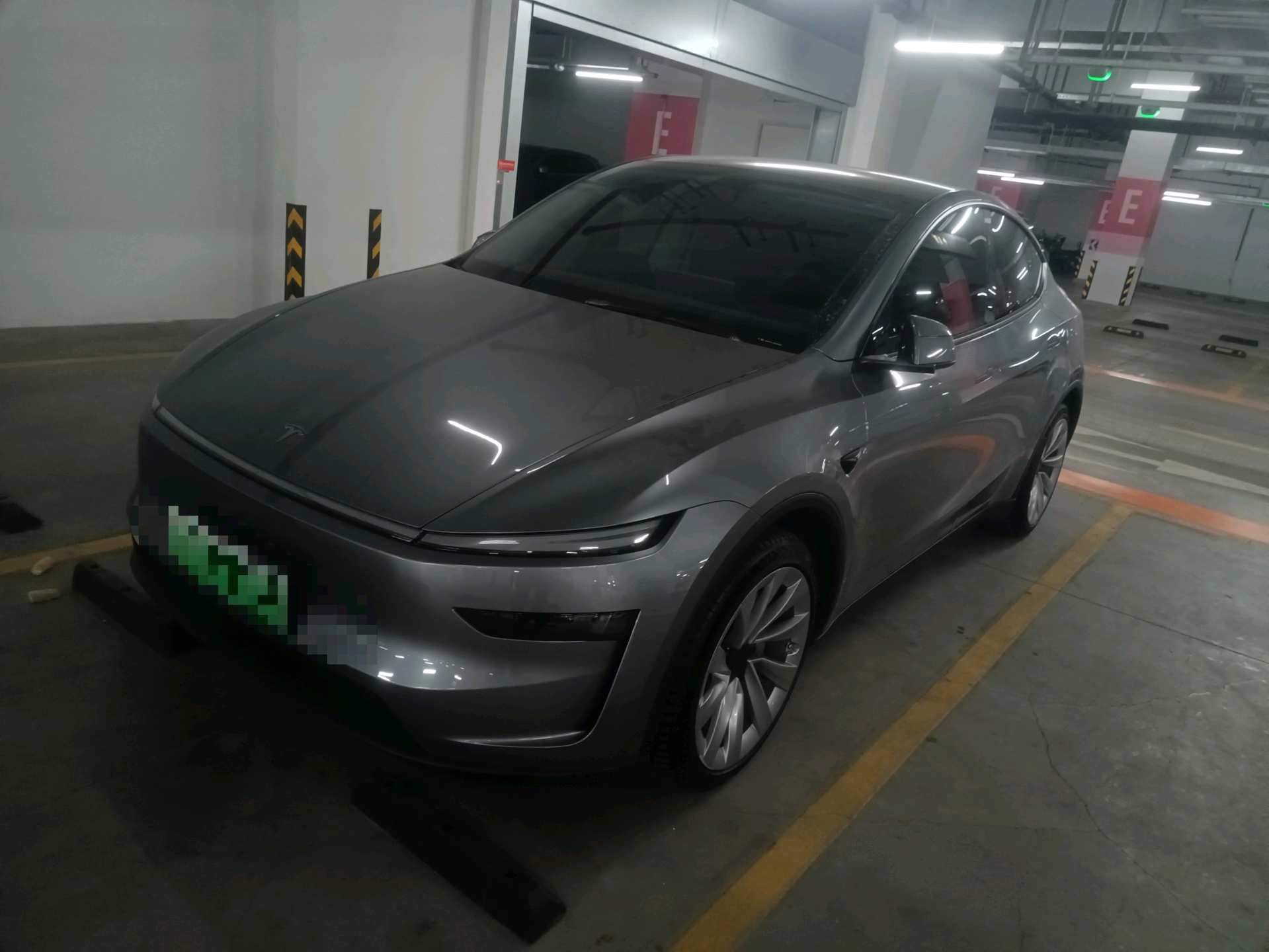 Tesla Model Y 2025 Tesla Model Y 2025 car image