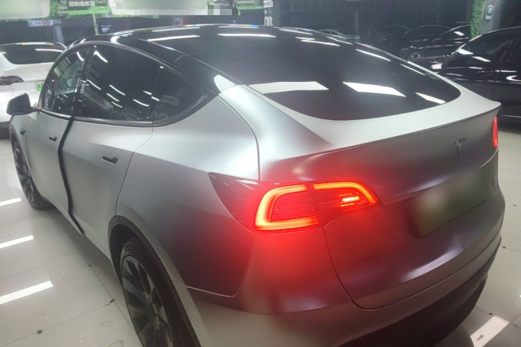Tesla Model Y 2022 #5 Tesla Model Y 2022 car image #5