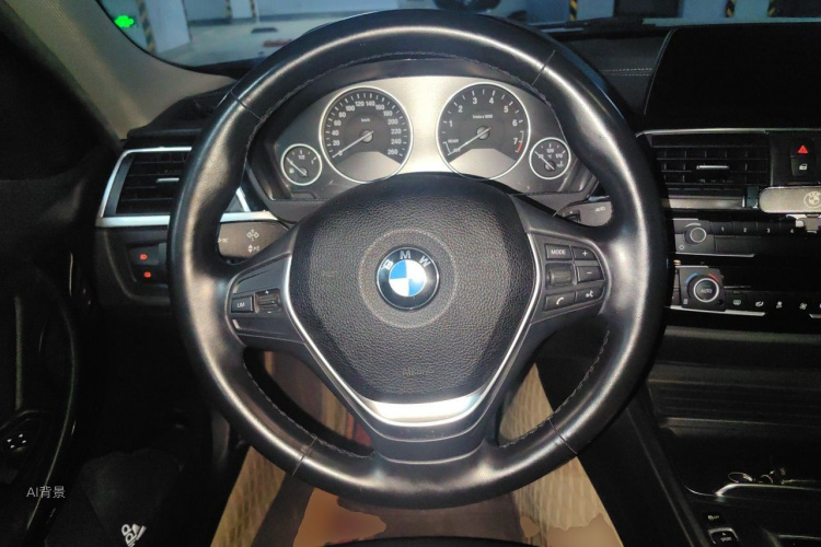 BMW 3 Series 2018 immagine di auto #12