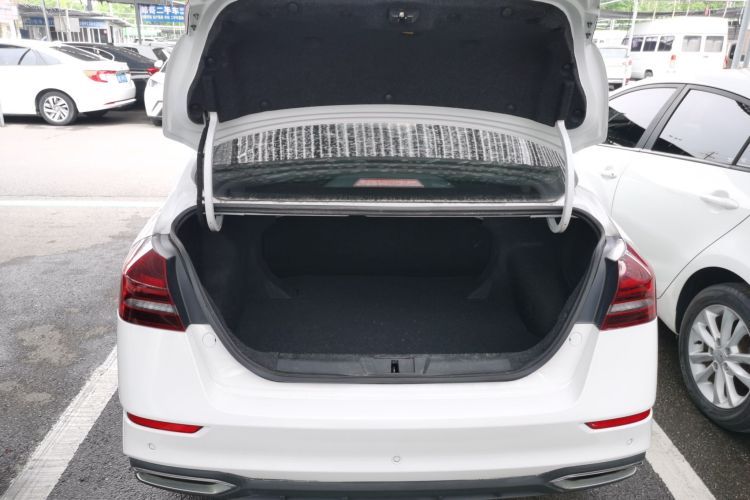 GEELY Emgrand 2021 изображение автомобиля #19