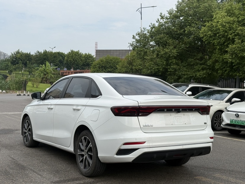 GEELY Emgrand 2023 car image #5