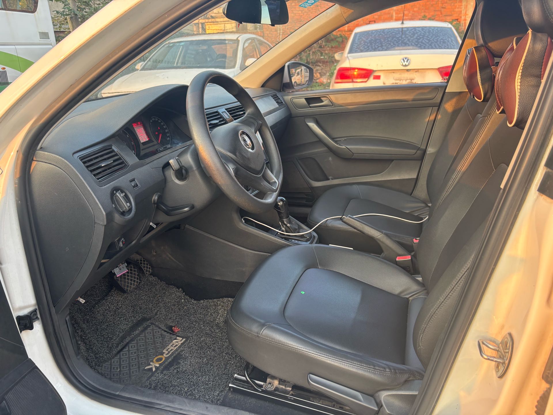 Volkswagen Santana 2018 imagen de coche #4