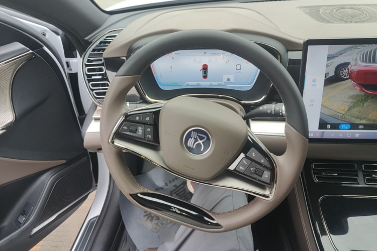 BYD Han 2022 car image #11