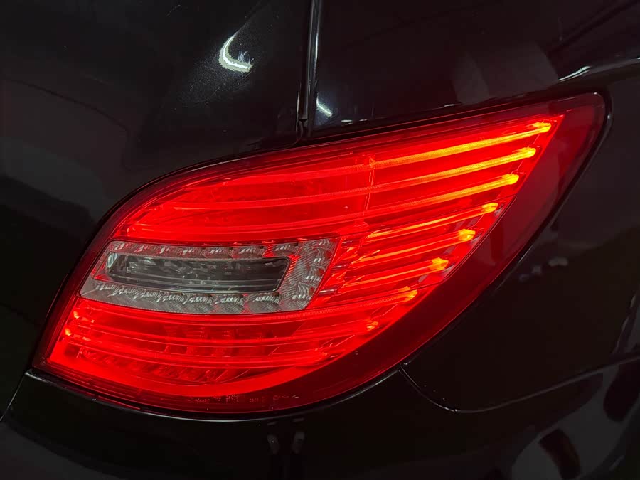 Mercedes-Benz R Class 2014 car image #20