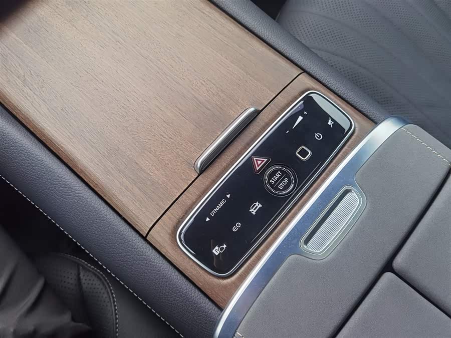 Mercedes-Benz EQS Class car image #20