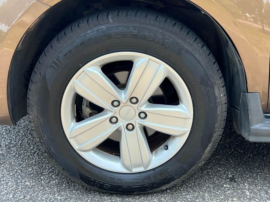 GEELY GX7 2013 car image #20