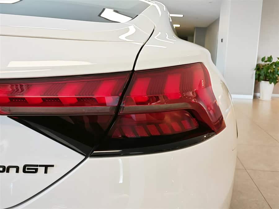 Audi RS e-tron GT 2023 #20 Audi RS e-tron GT 2023 car image #20