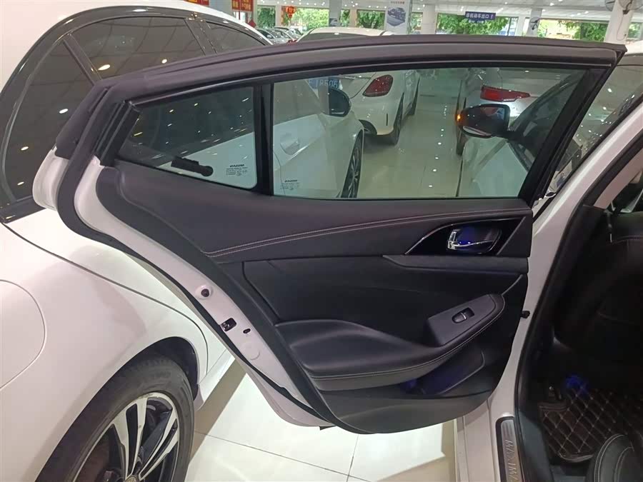 Nissan Maxima 2018 car image #20