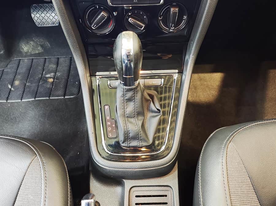 Volkswagen Bora 2015 immagine di auto #20