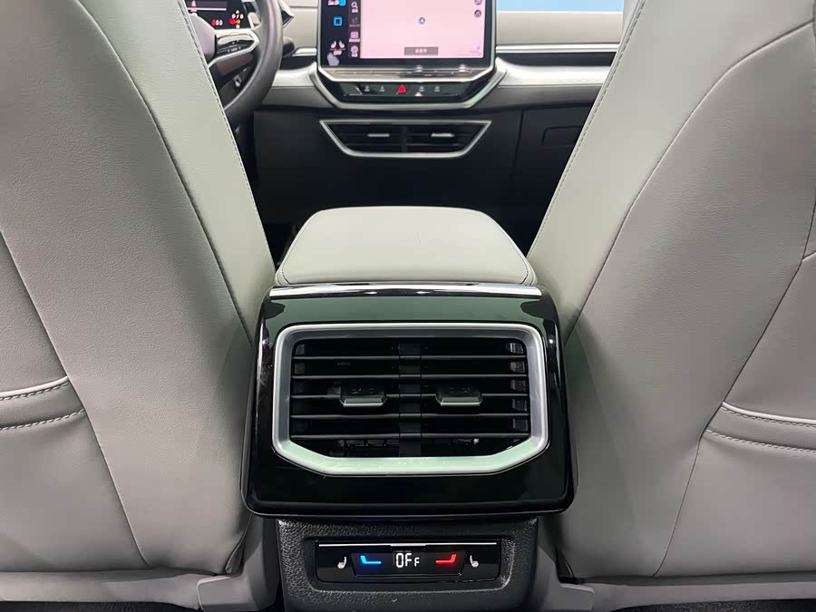 Volkswagen ID.6 X 2021 car image #20