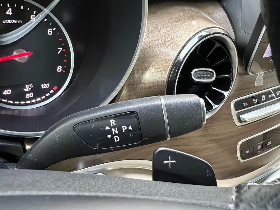 Mercedes-Benz V Class 2022 immagine di auto #20