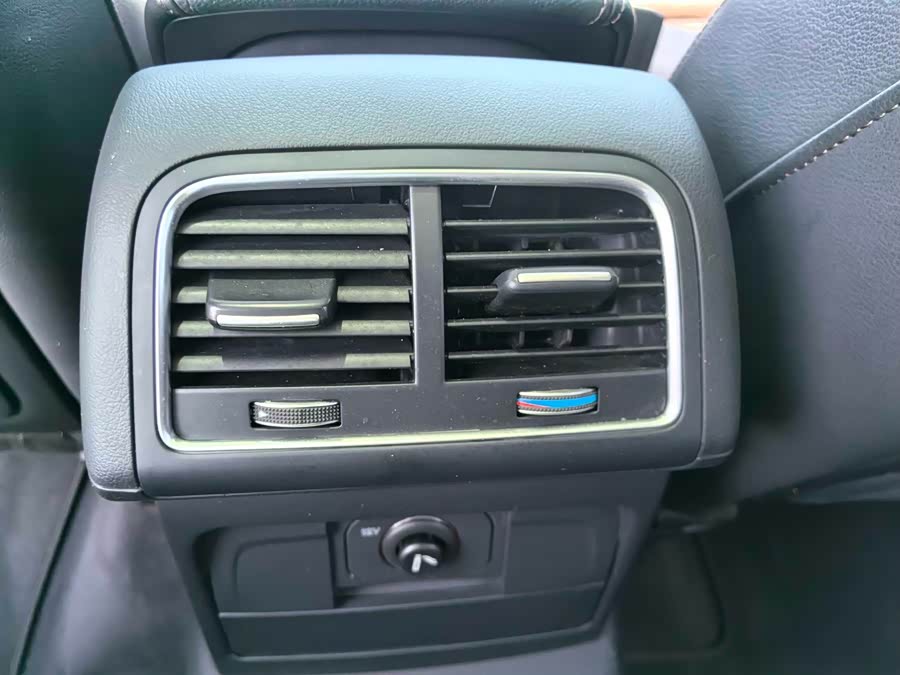 Audi Q5 2016 car image #20