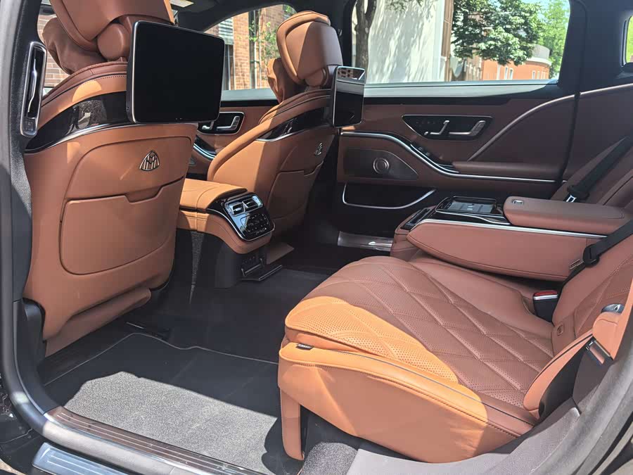 Mercedes-Benz Maybach S Class 2024 car image #20