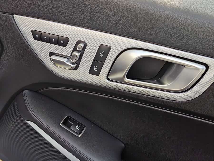 Mercedes-Benz SLC Class 2017 car image #20