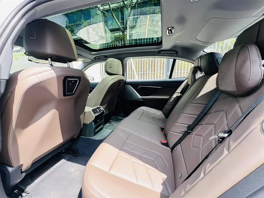 BMW i5 2024 immagine di auto #20