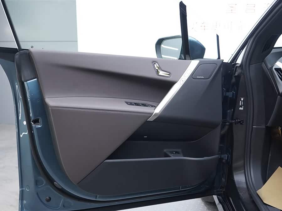 BMW iX 2023 car image #20