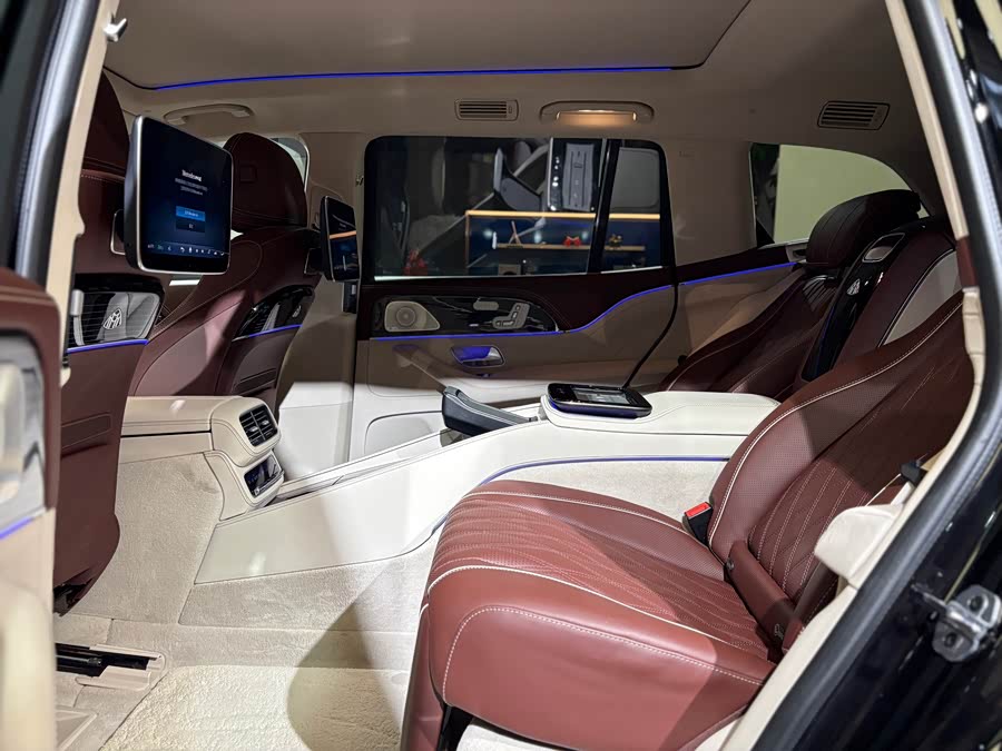 Mercedes-Benz Maybach GLS 2024 صورة سيارة #20