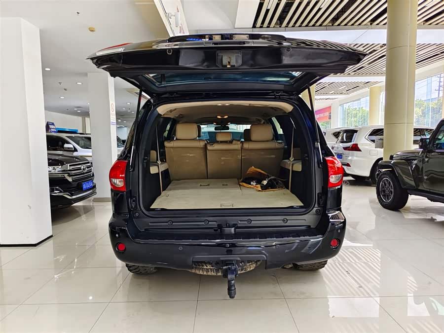 Toyota Sequoia 2018 immagine di auto #20