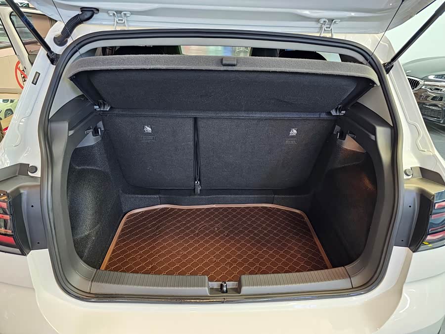 Volkswagen T-Cross 2020 #20 Volkswagen T-Cross 2020 immagine di auto #20