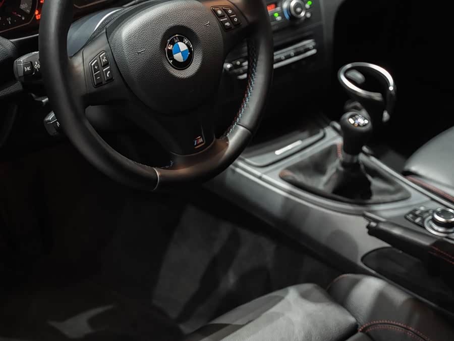 BMW 1 Series M 2012 car image #20