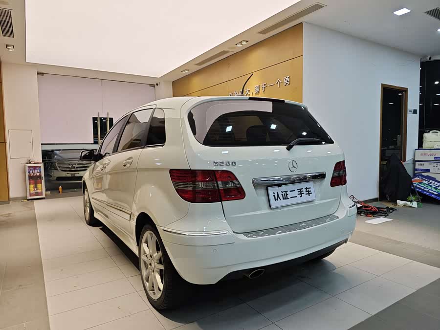 Mercedes-Benz B Class 2011 car image #20