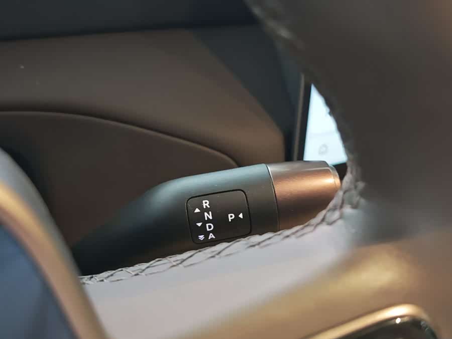 理想汽车 理想MEGA 2024 汽车图片 #20