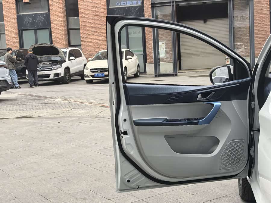 Changan BenBen E-Star 2023 car image #20