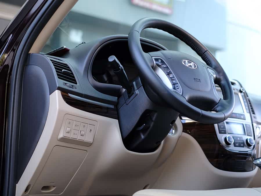 Hyundai Santa Fe Classic 2011 car image #20