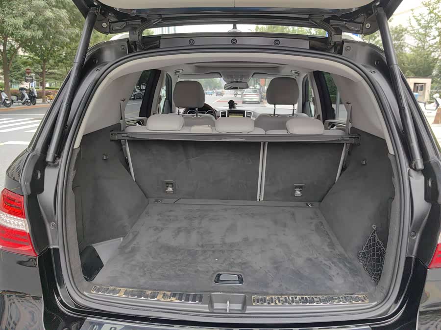 Mercedes-Benz M Class 2012 car image #20