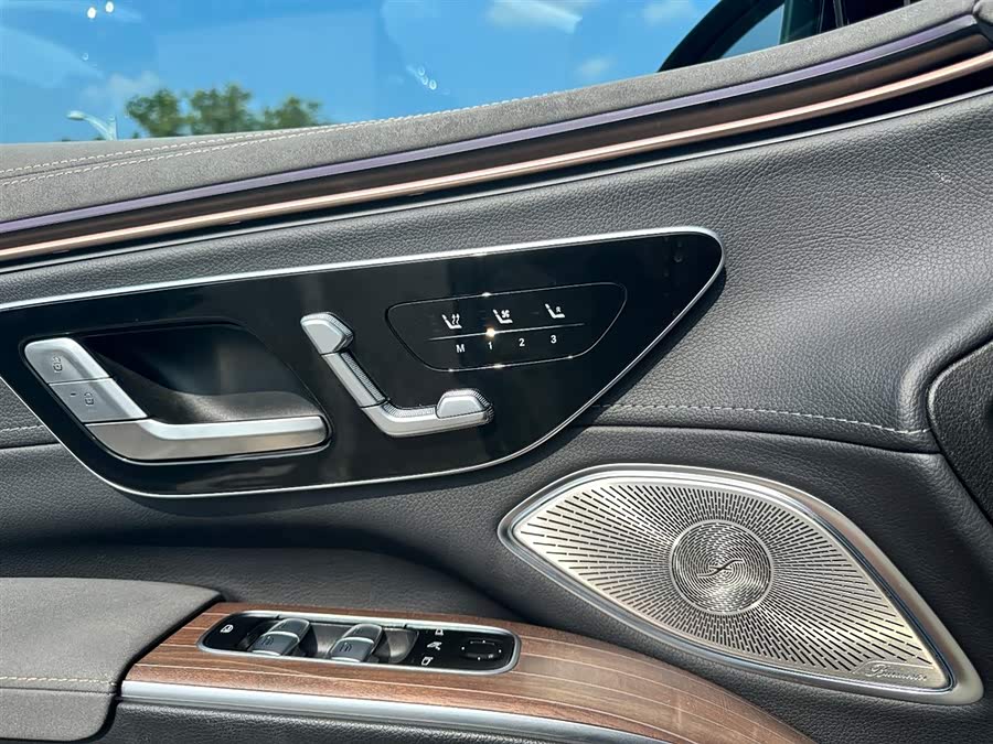 Mercedes-Benz EQS SUV 2023 car image #20