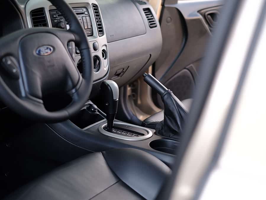 Ford Escape (Imported) 2007 immagine di auto #20