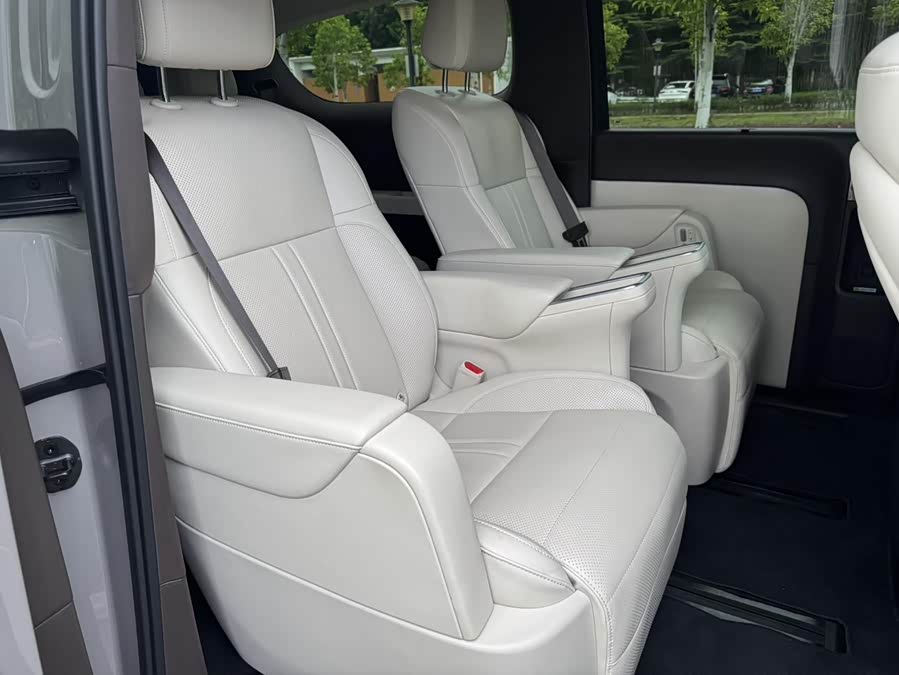 理想汽车 理想MEGA 2024 汽车图片 #20