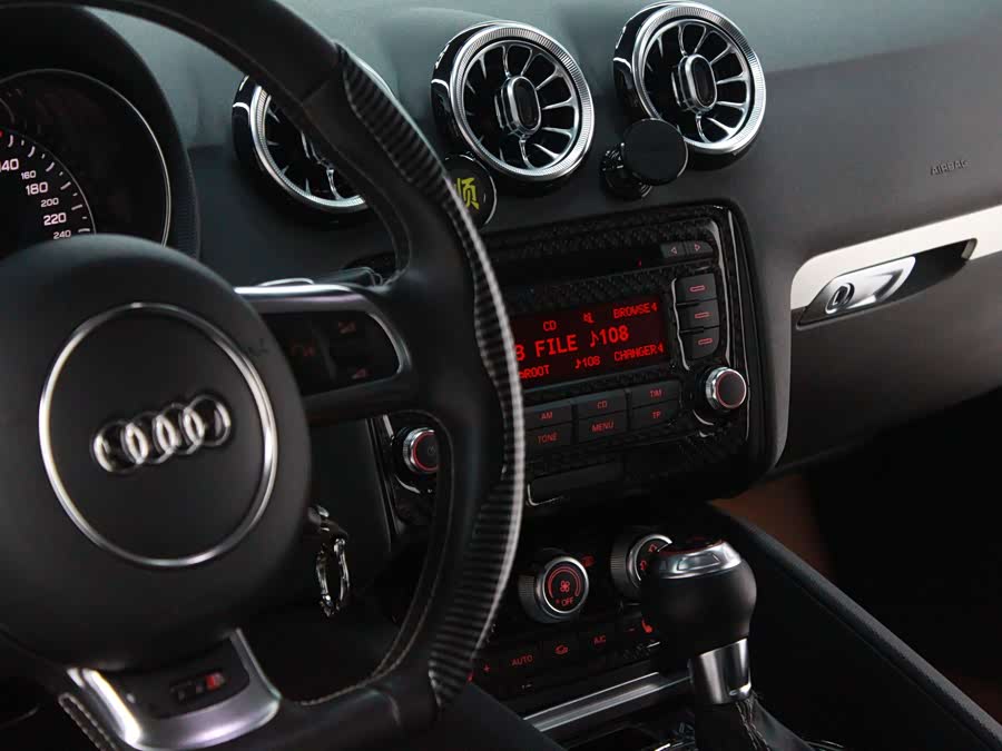 Audi TTS 2015 car image #20